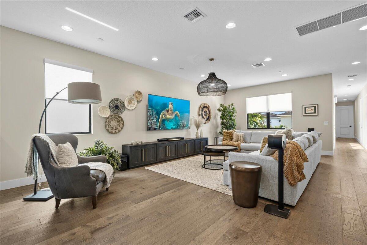 ALTON NEIGHBORHOOD - Residential