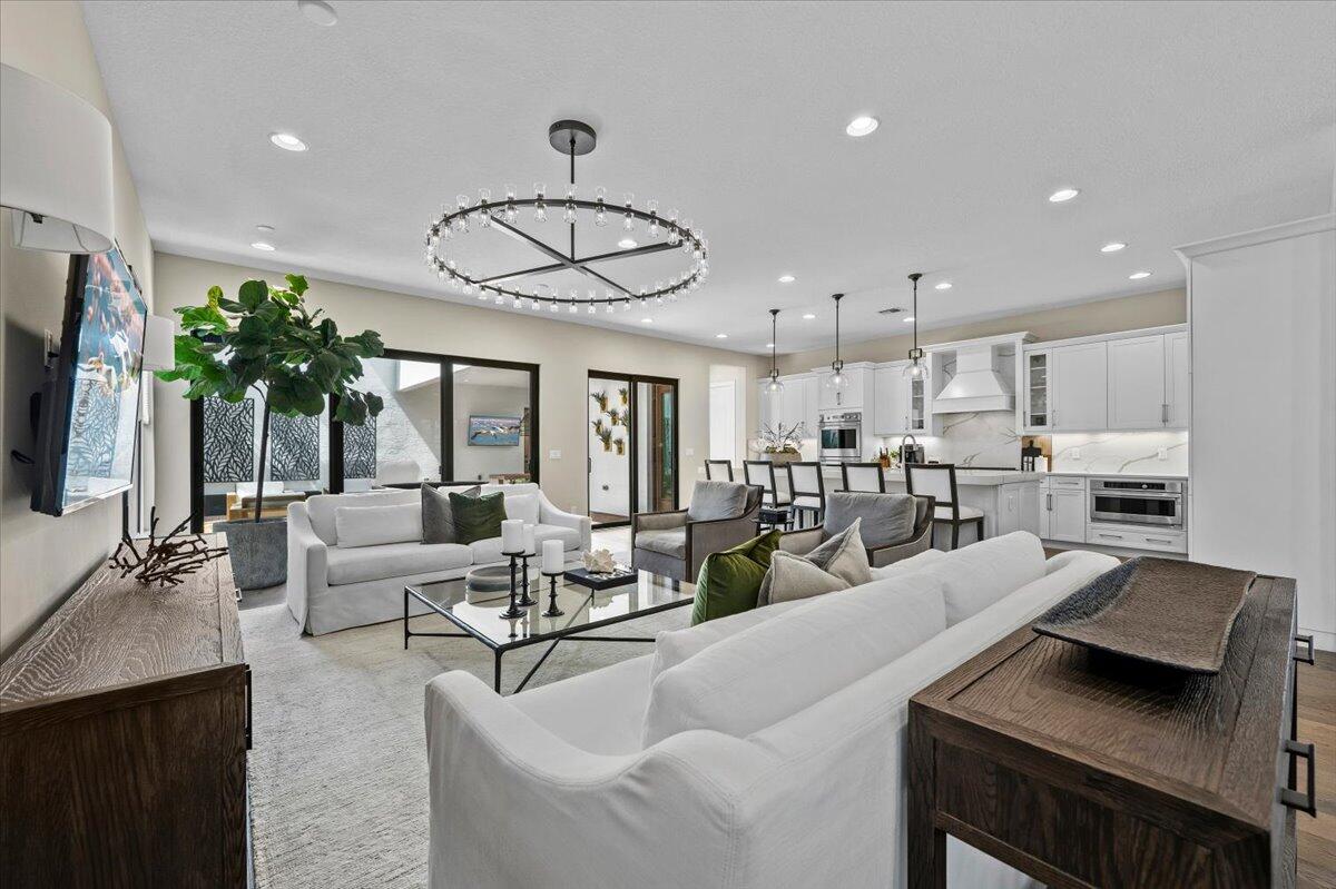 ALTON NEIGHBORHOOD - Residential