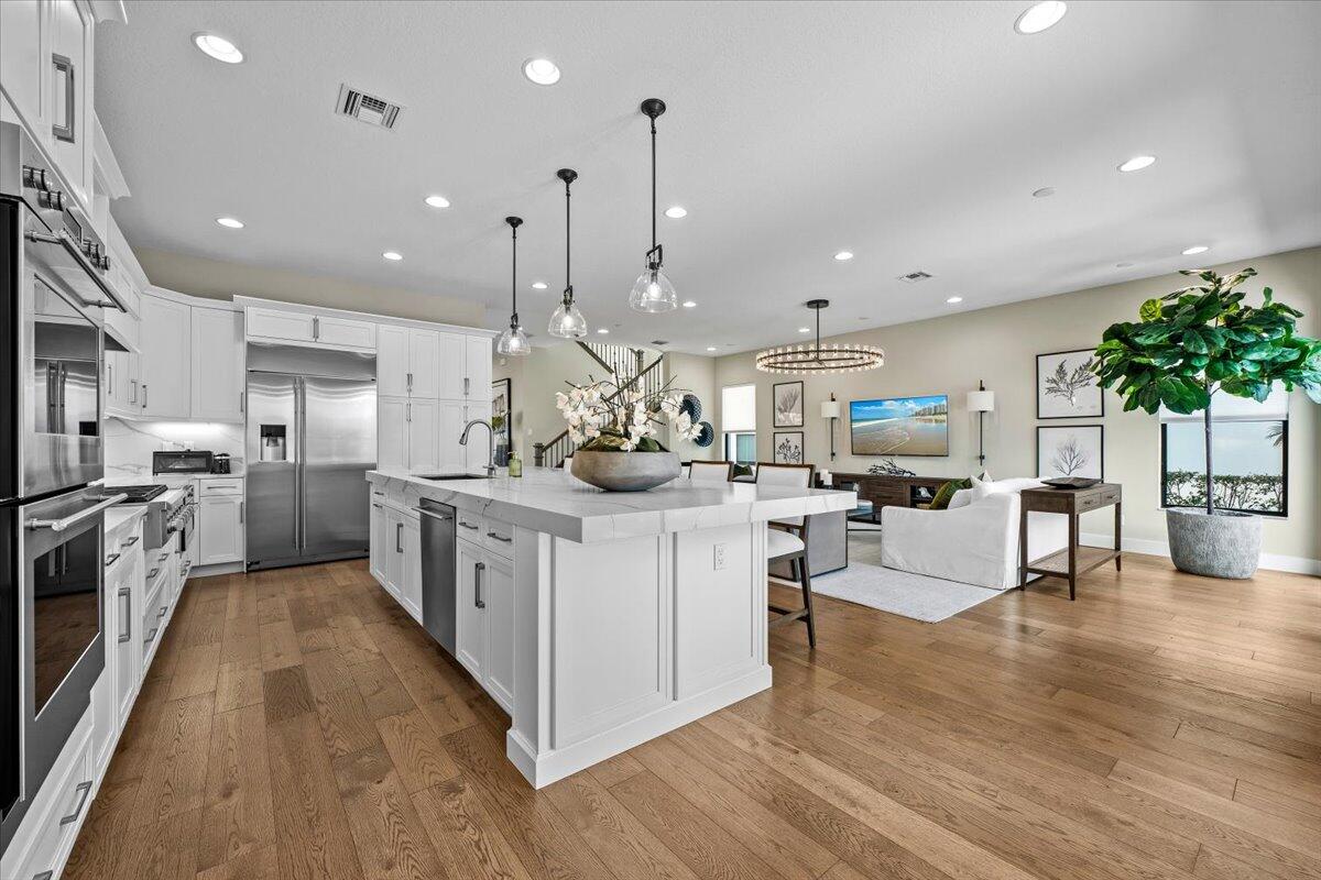 ALTON NEIGHBORHOOD - Residential