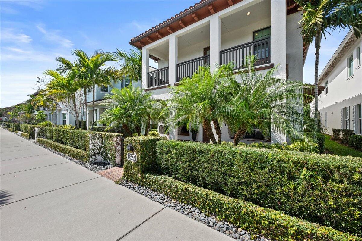 ALTON NEIGHBORHOOD - Residential