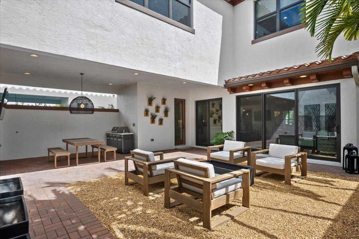 ALTON NEIGHBORHOOD - Residential