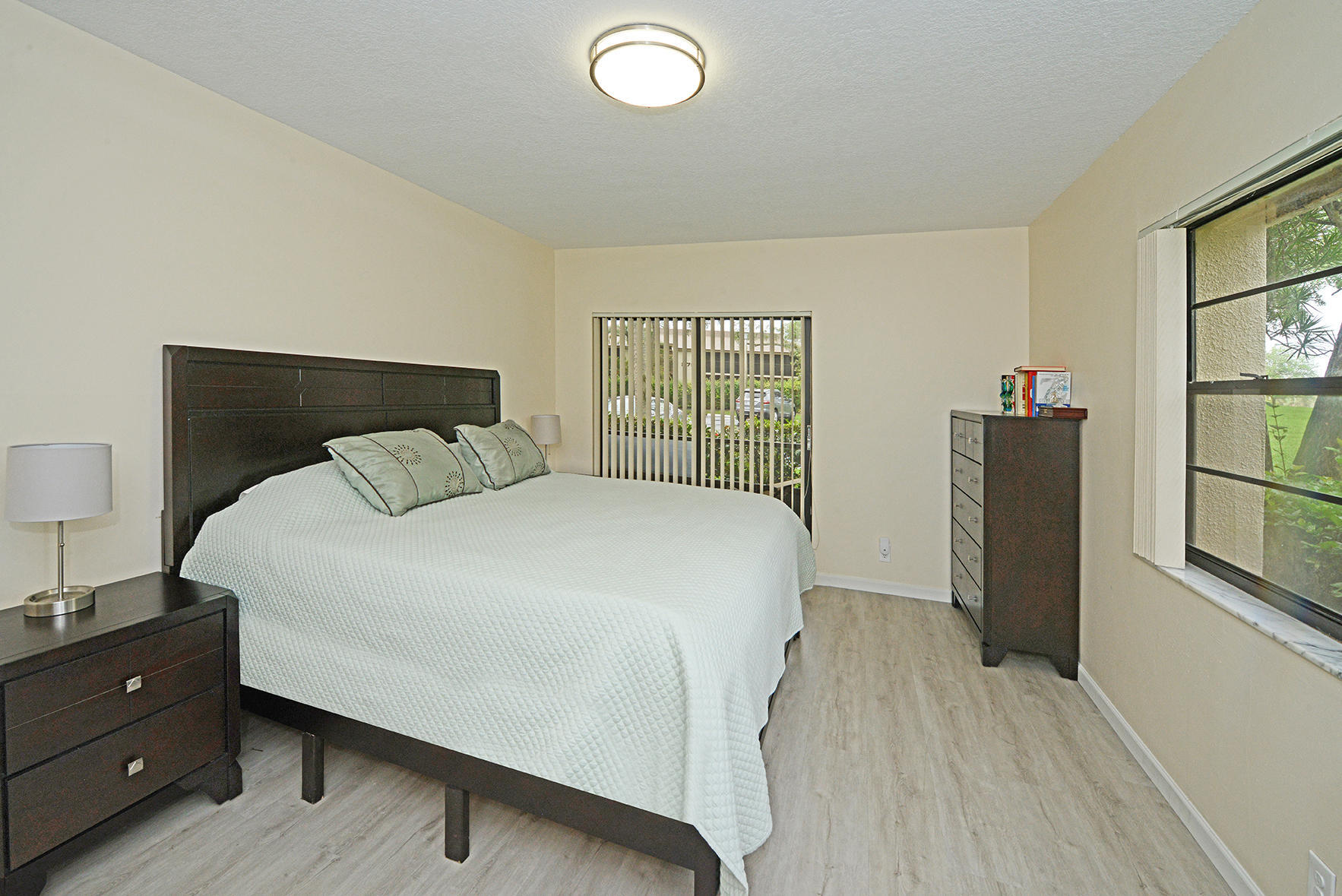 HIDDEN WOODS OF DEER CREEK CONDO - Residential