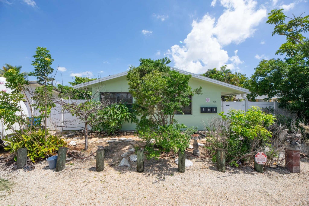 Photo of 805 NE 40TH Street #1-3, Oakland Park, FL 33334 (MLS # B26079441)