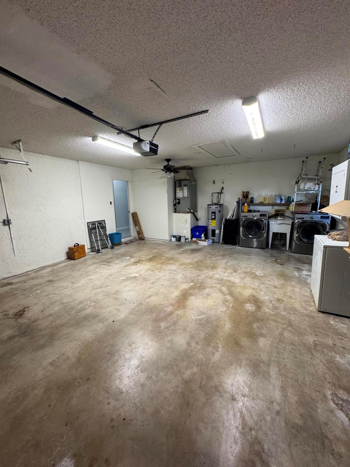 COUNTERPOINT ESTATES 12 - Residential Lease