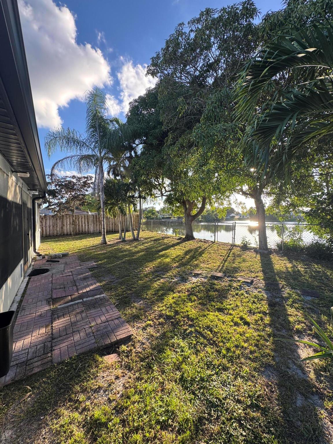 COUNTERPOINT ESTATES 12 - Residential Lease