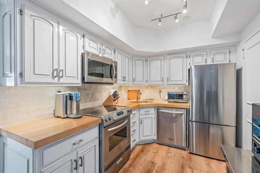 LAKE TOWERS CONDO - Residential