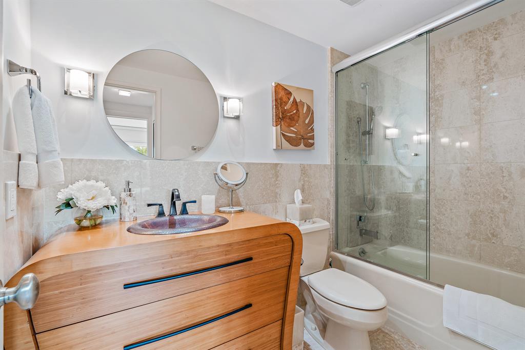 LAKE TOWERS CONDO - Residential