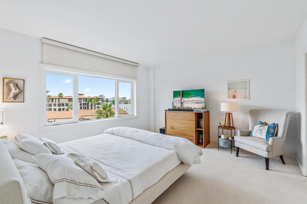 LAKE TOWERS CONDO - Residential