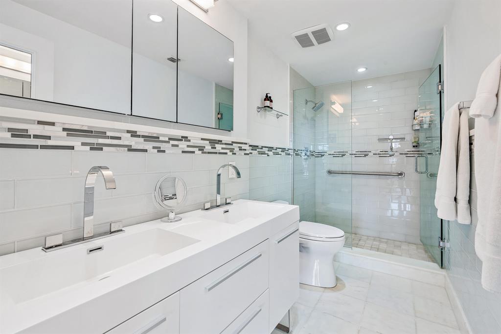 LAKE TOWERS CONDO - Residential