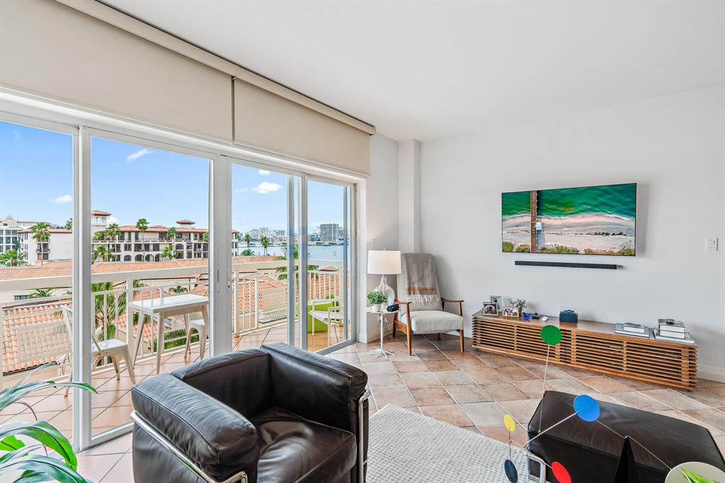 LAKE TOWERS CONDO - Residential