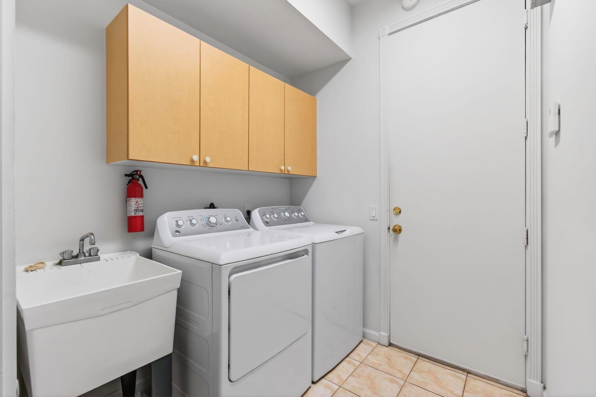 VALENCIA LAKES 1 - Residential