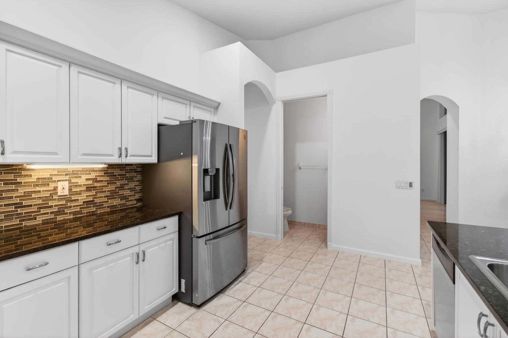 VALENCIA LAKES 1 - Residential