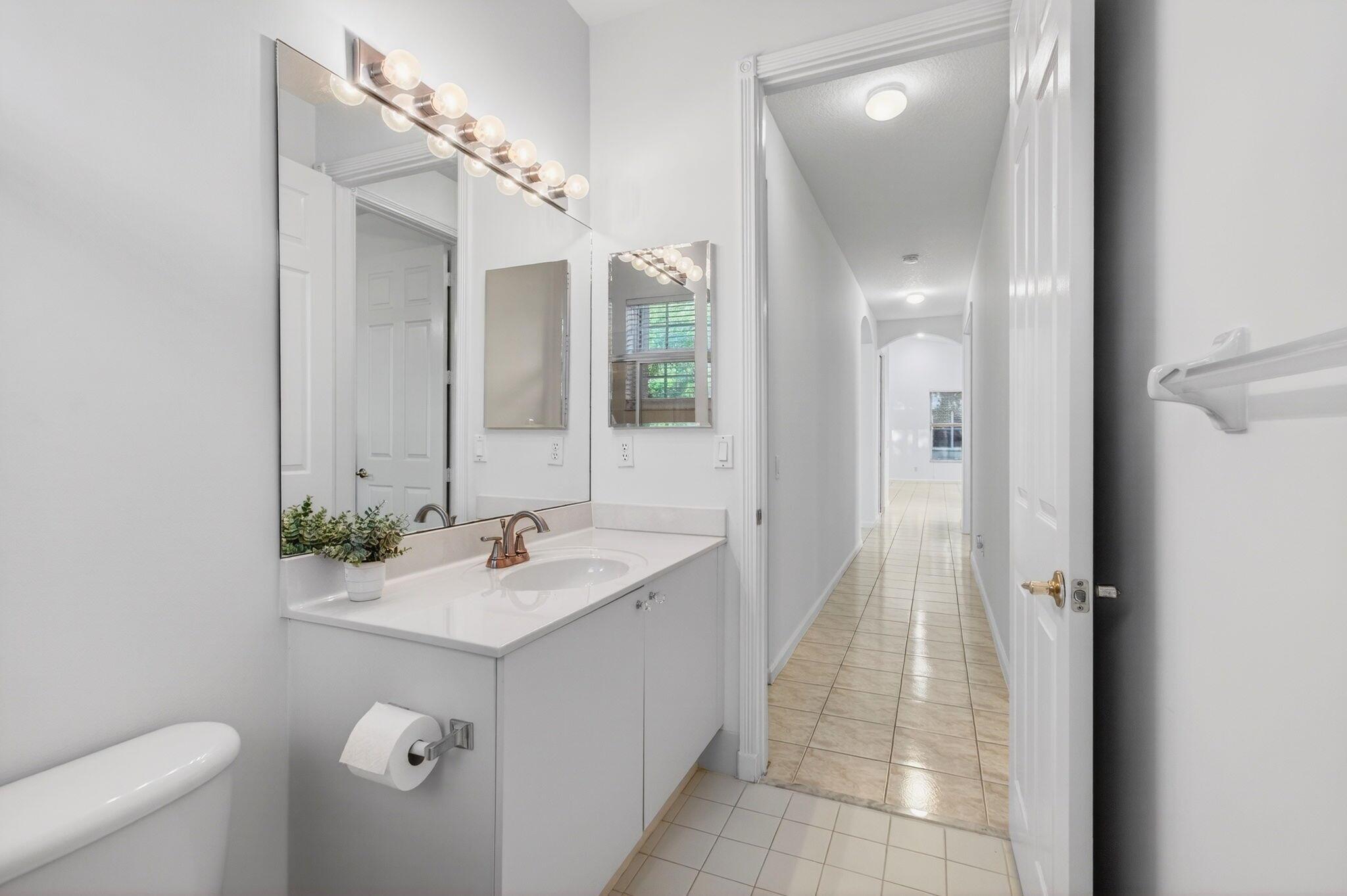 VALENCIA LAKES 1 - Residential