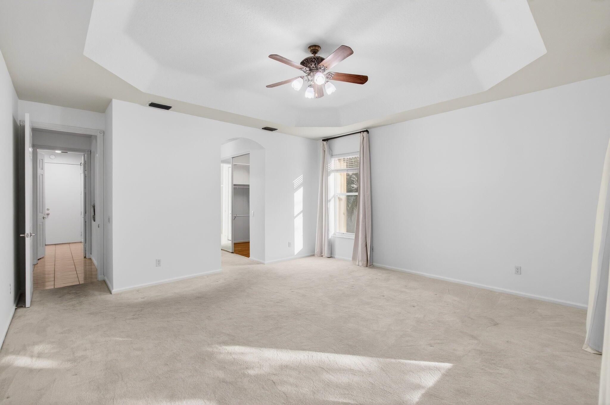 VALENCIA LAKES 1 - Residential