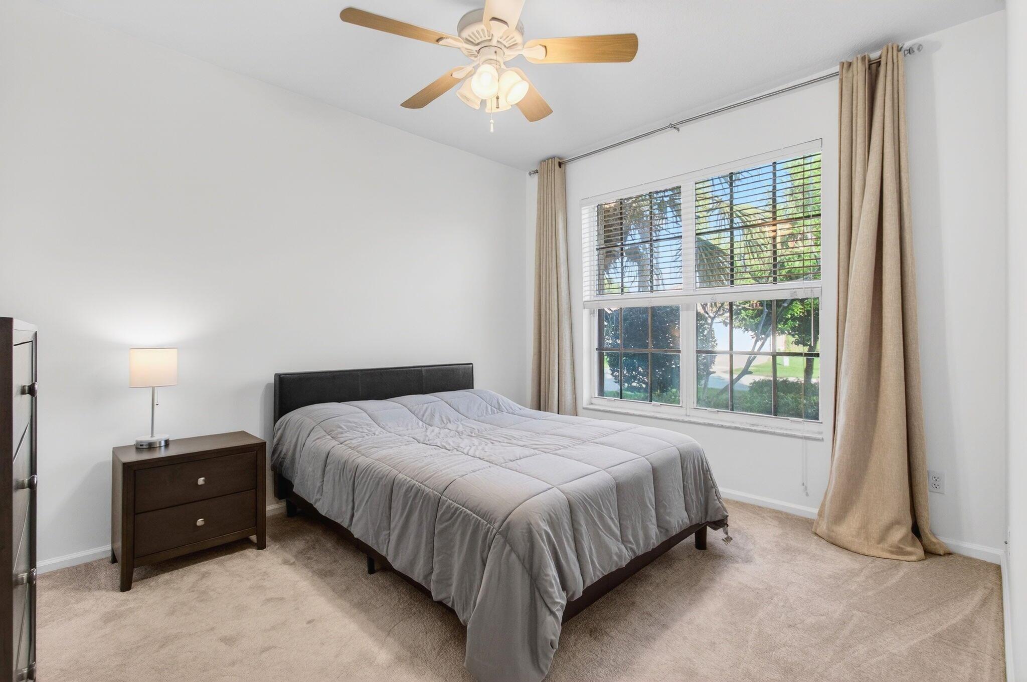 VALENCIA LAKES 1 - Residential