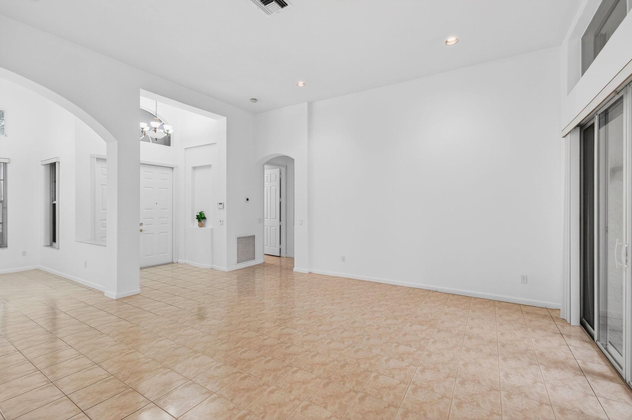 VALENCIA LAKES 1 - Residential