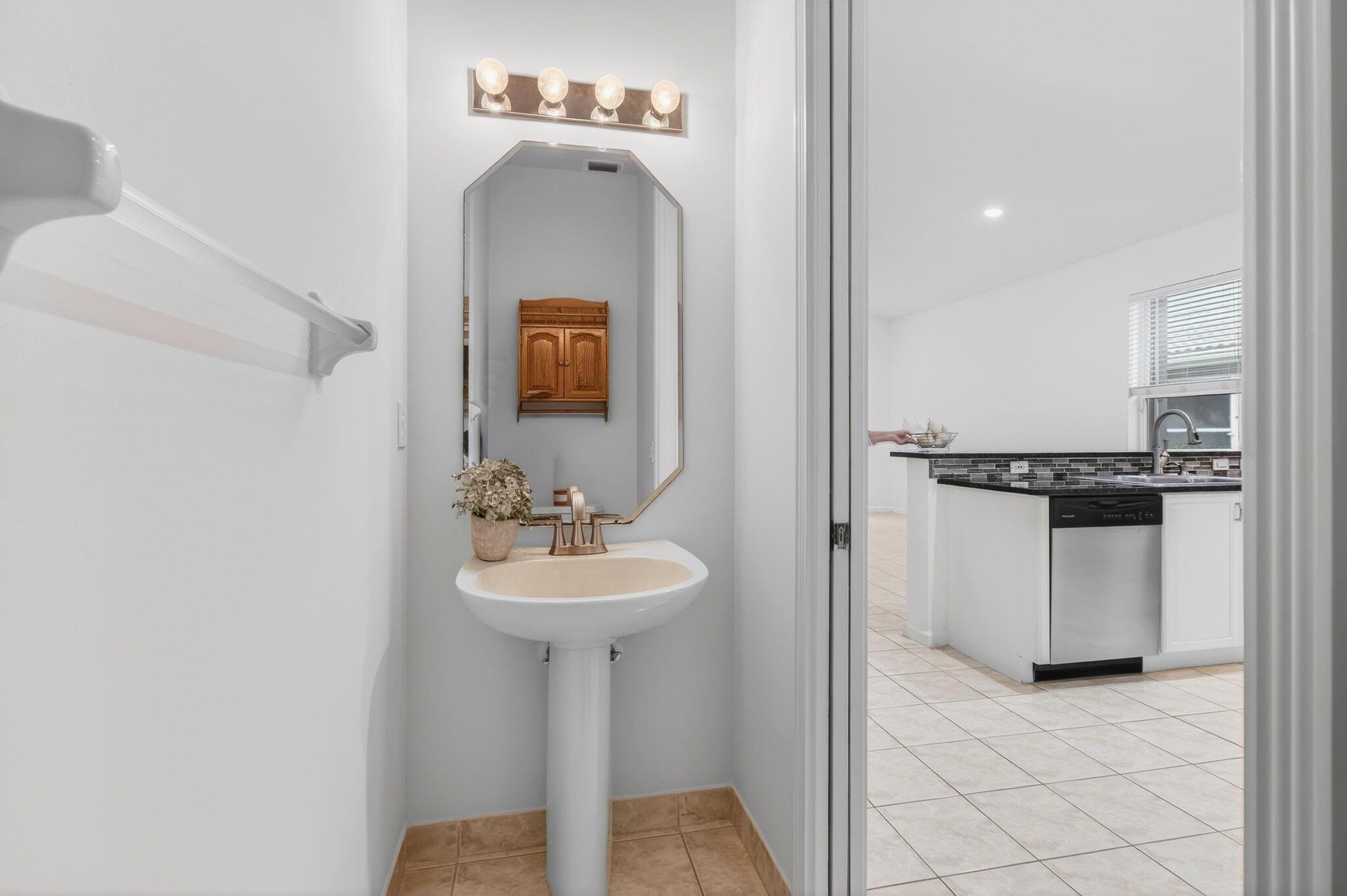 VALENCIA LAKES 1 - Residential