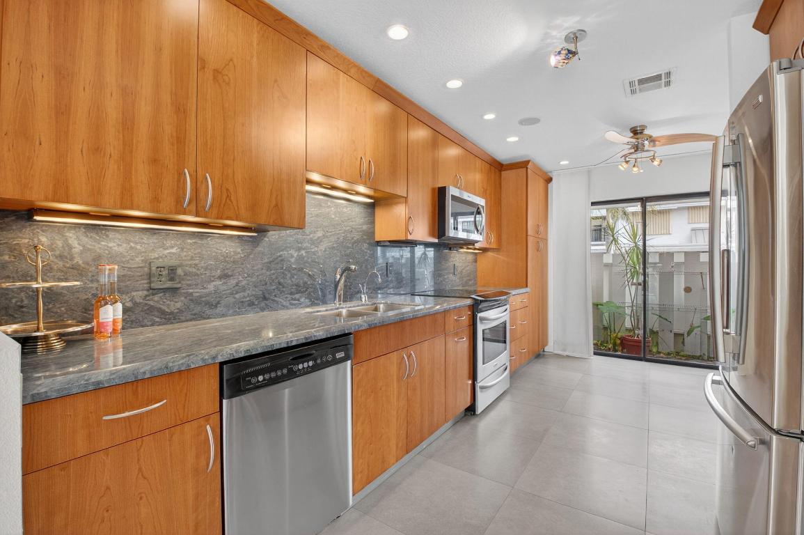 LAKE WORTH MARINER VILLAGE - Residential