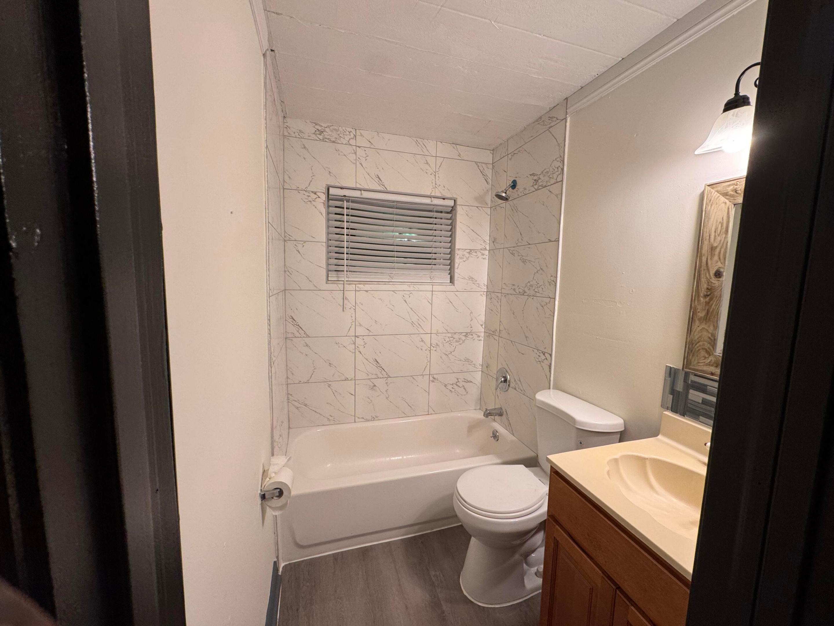 MUSTAINE'S S/D - Residential Lease