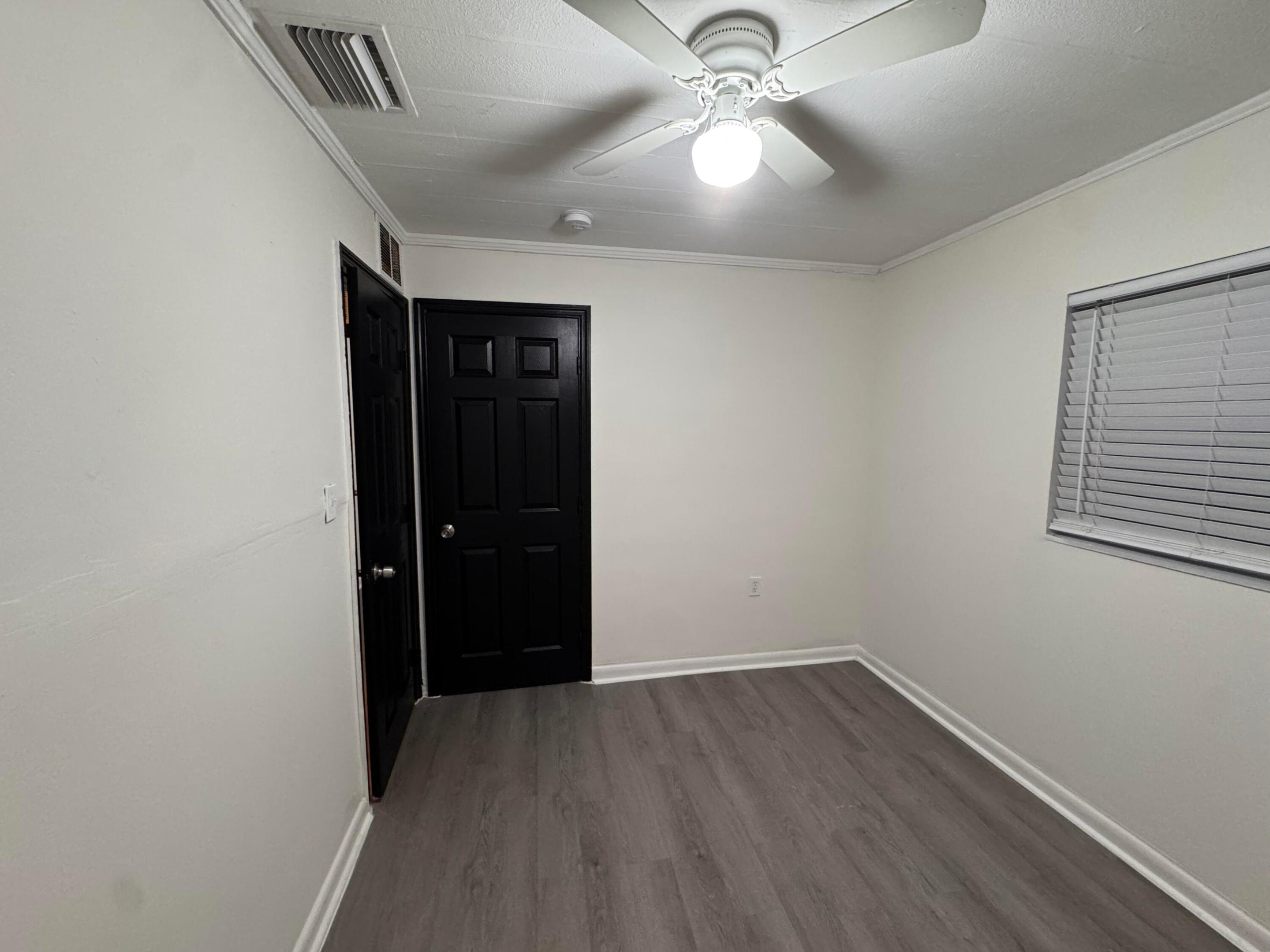 MUSTAINE'S S/D - Residential Lease