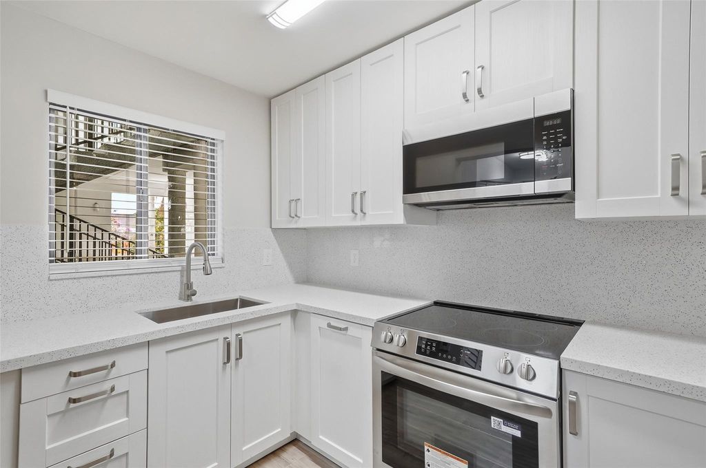 Photo of 2514 Taylor Street #3, Hollywood, FL 33020 (MLS # F10554075)