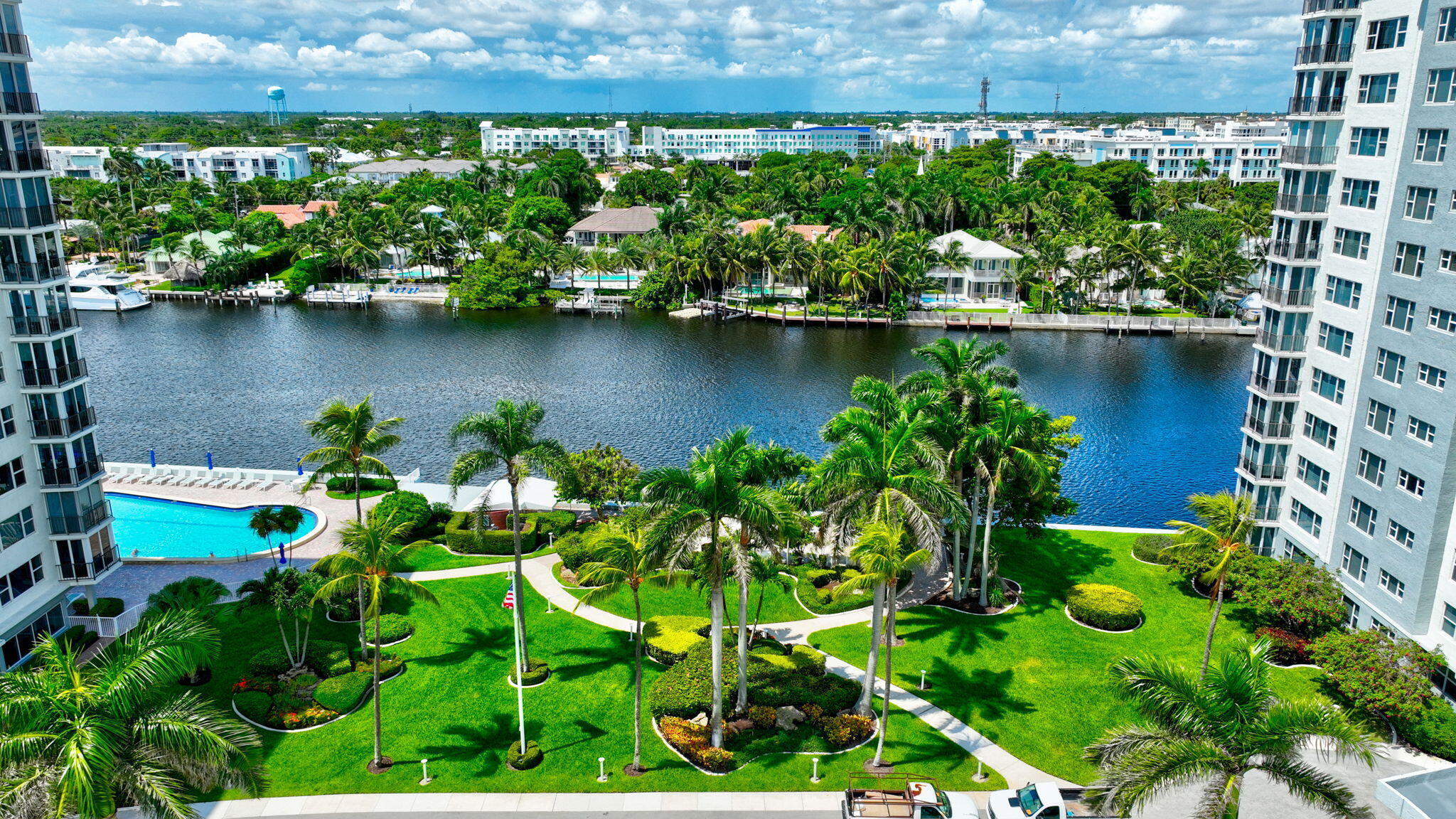 SEAGATE TOWERS - Residential