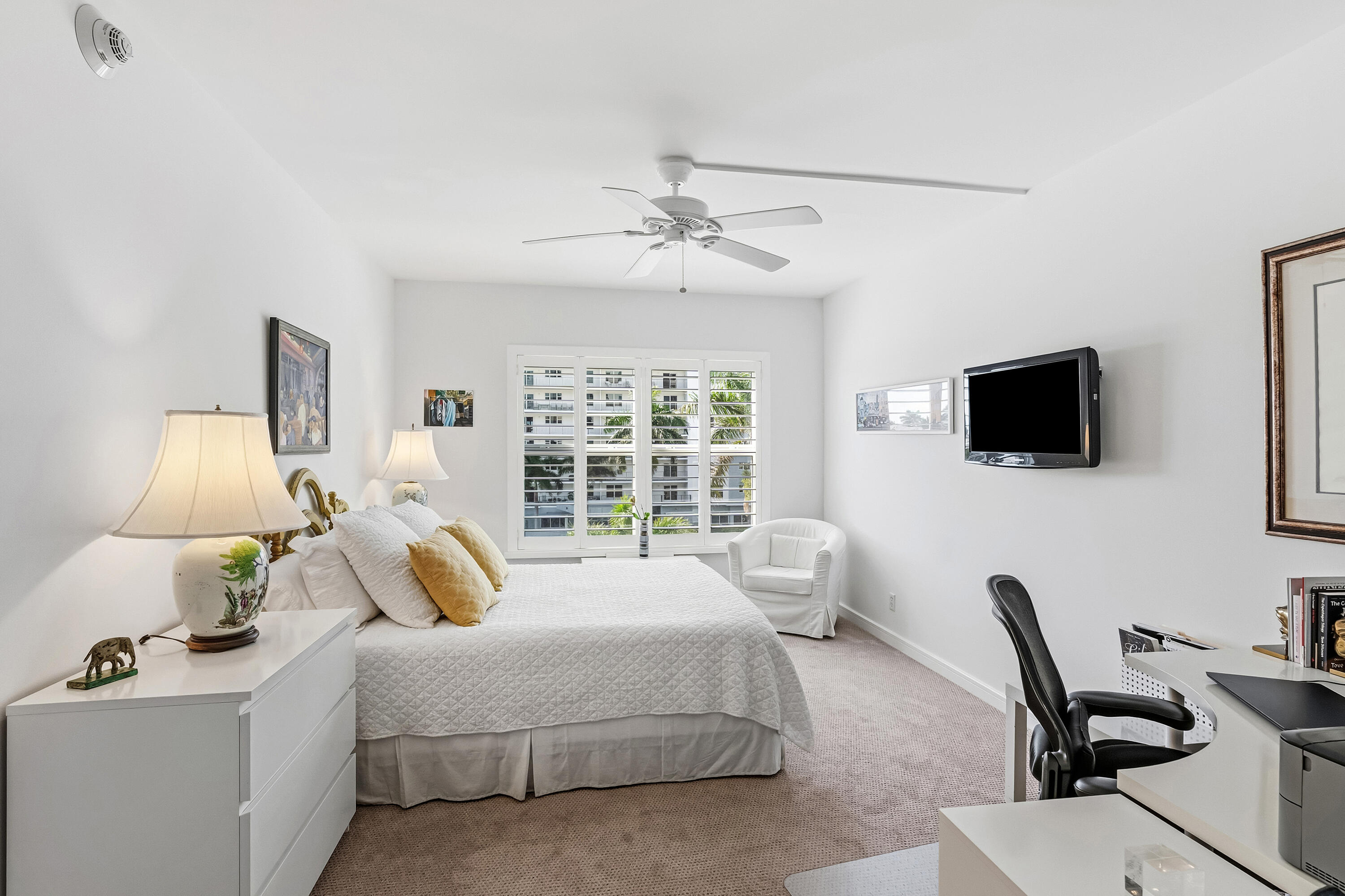 SEAGATE TOWERS - Residential