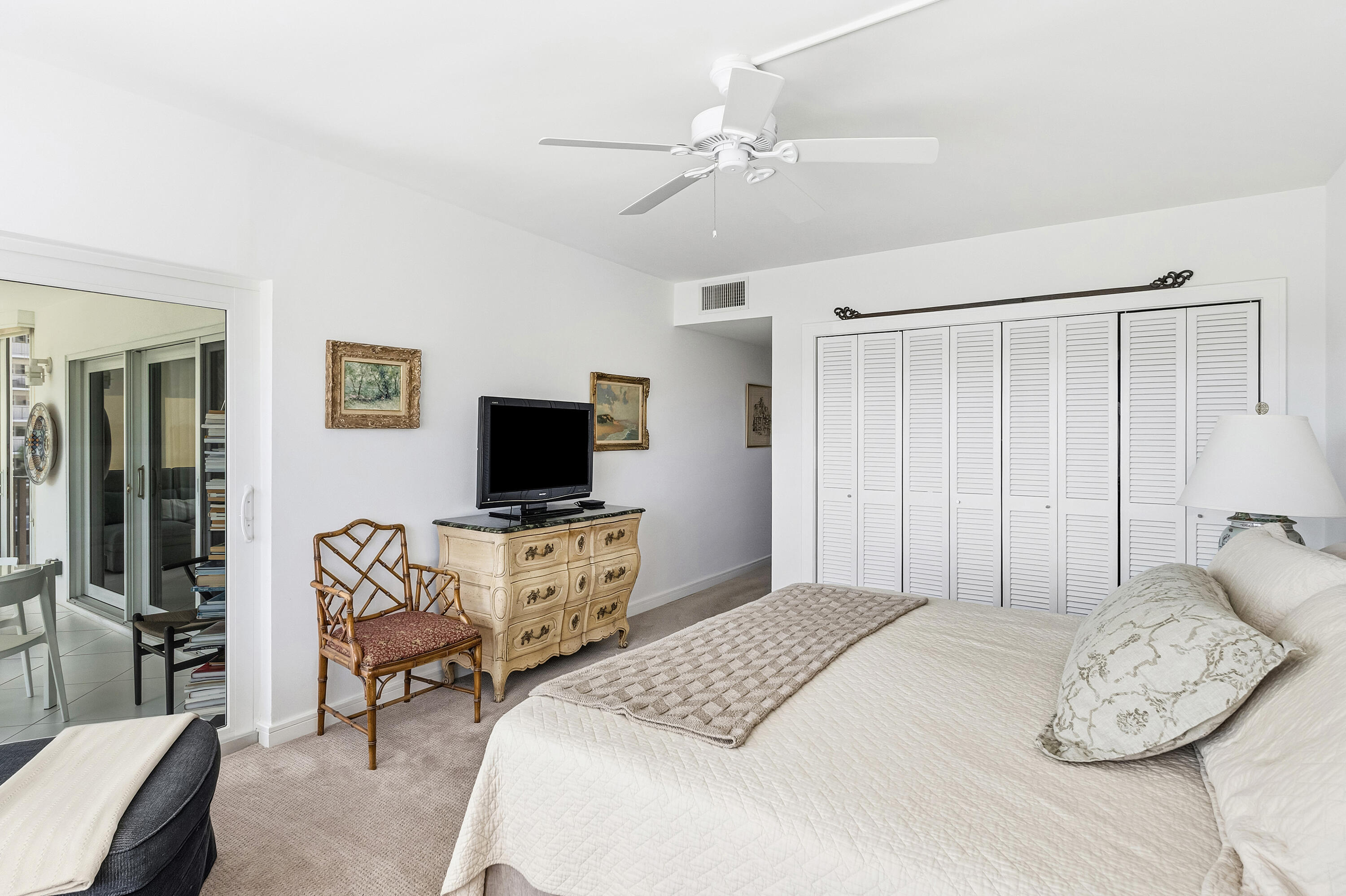 SEAGATE TOWERS - Residential