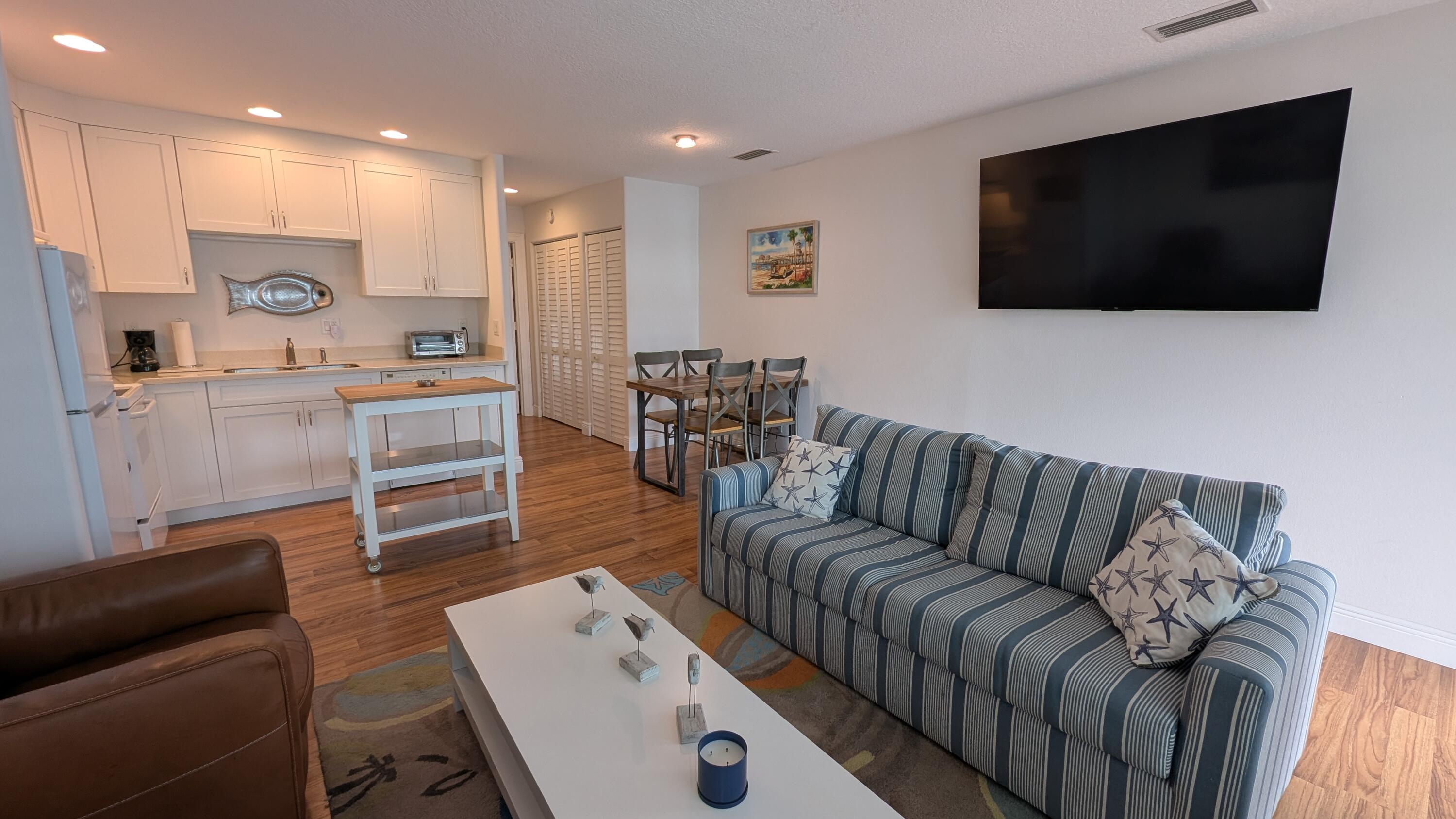 CEDAR POINTE CONDO - Residential Lease