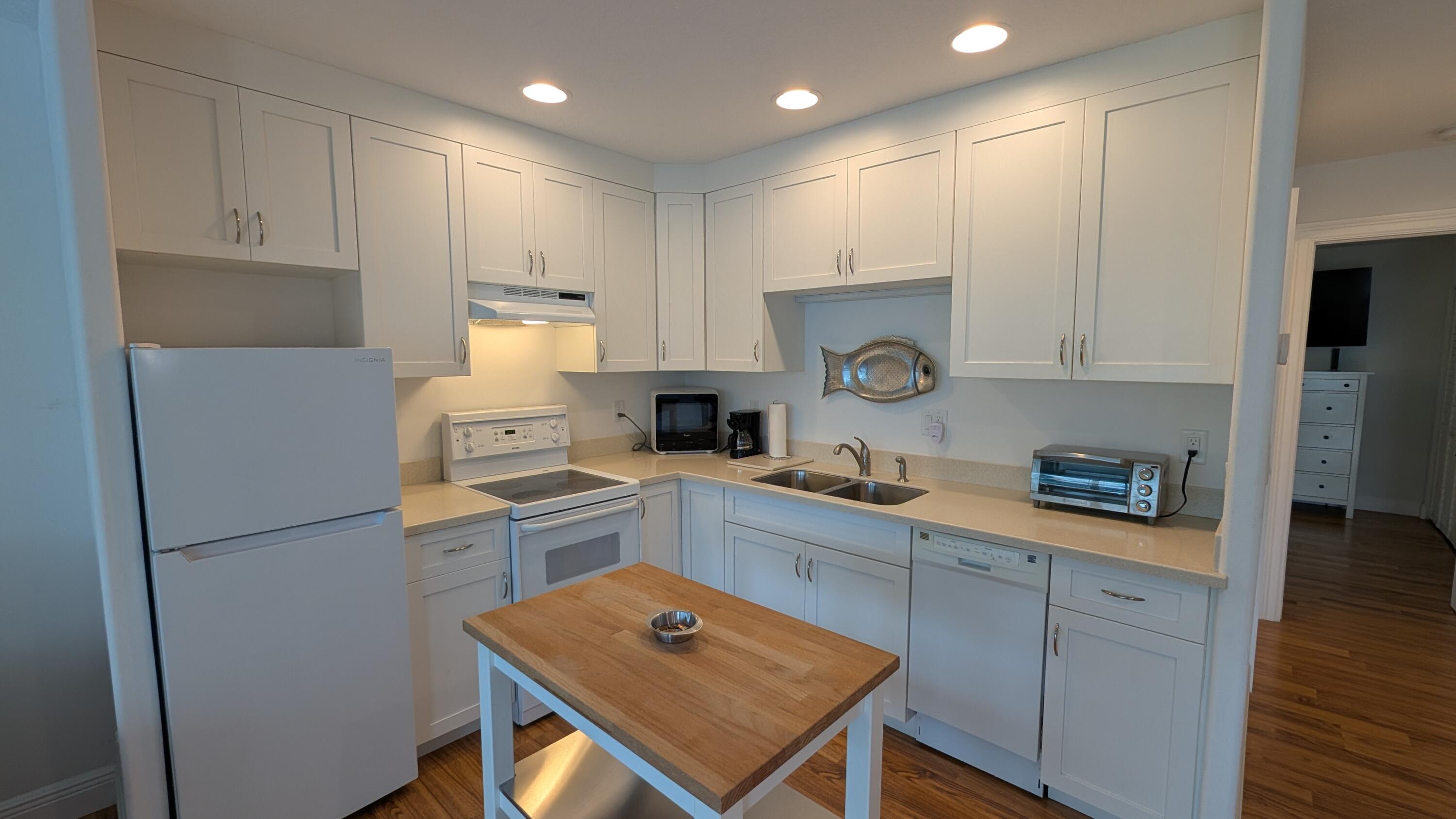 CEDAR POINTE CONDO - Residential Lease