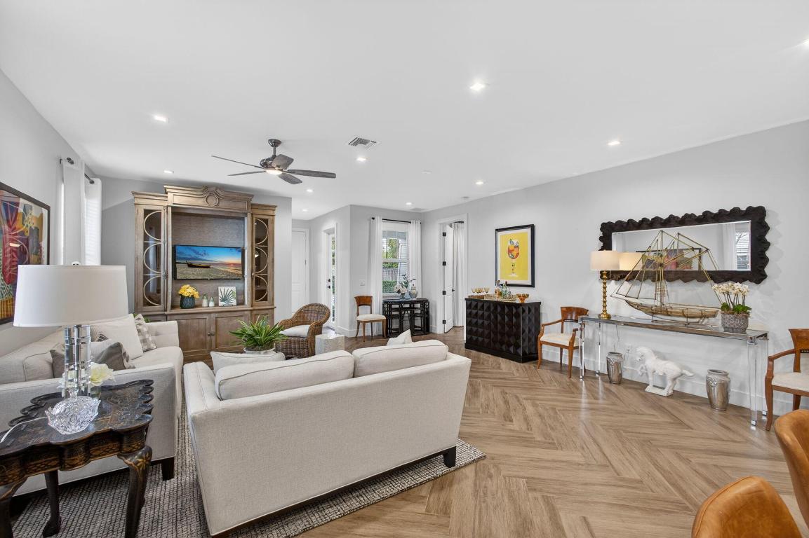 LAKE WORTH TOWN OF - Residential