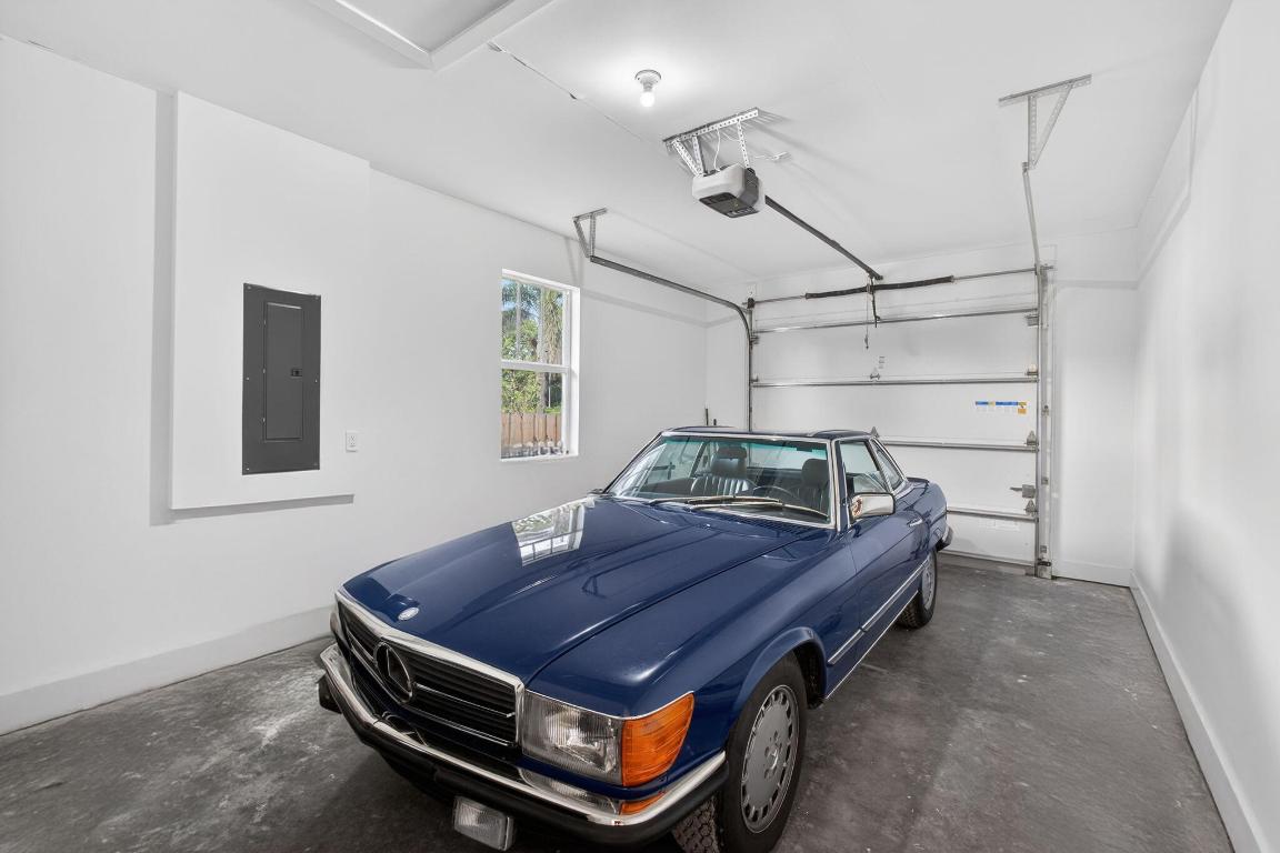 LAKE WORTH TOWN OF - Residential