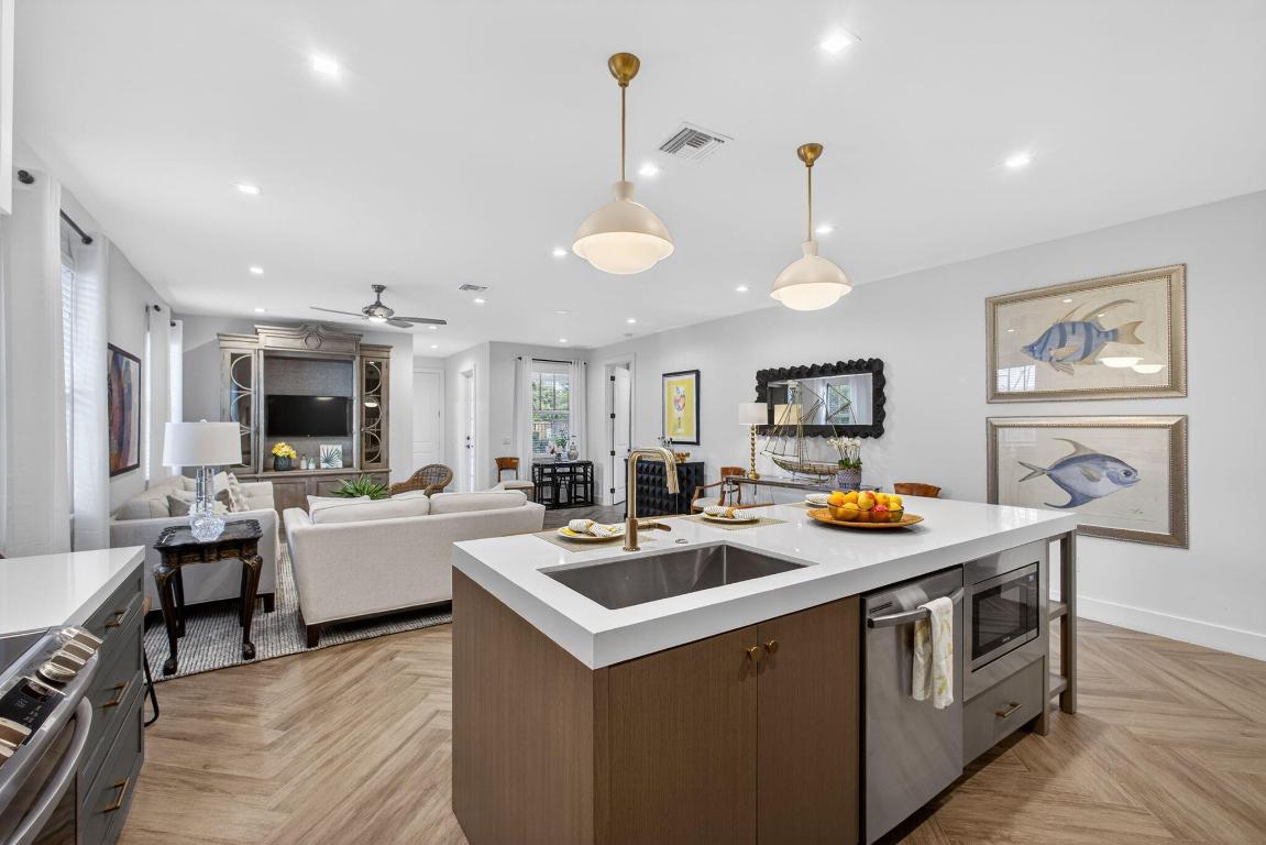 LAKE WORTH TOWN OF - Residential