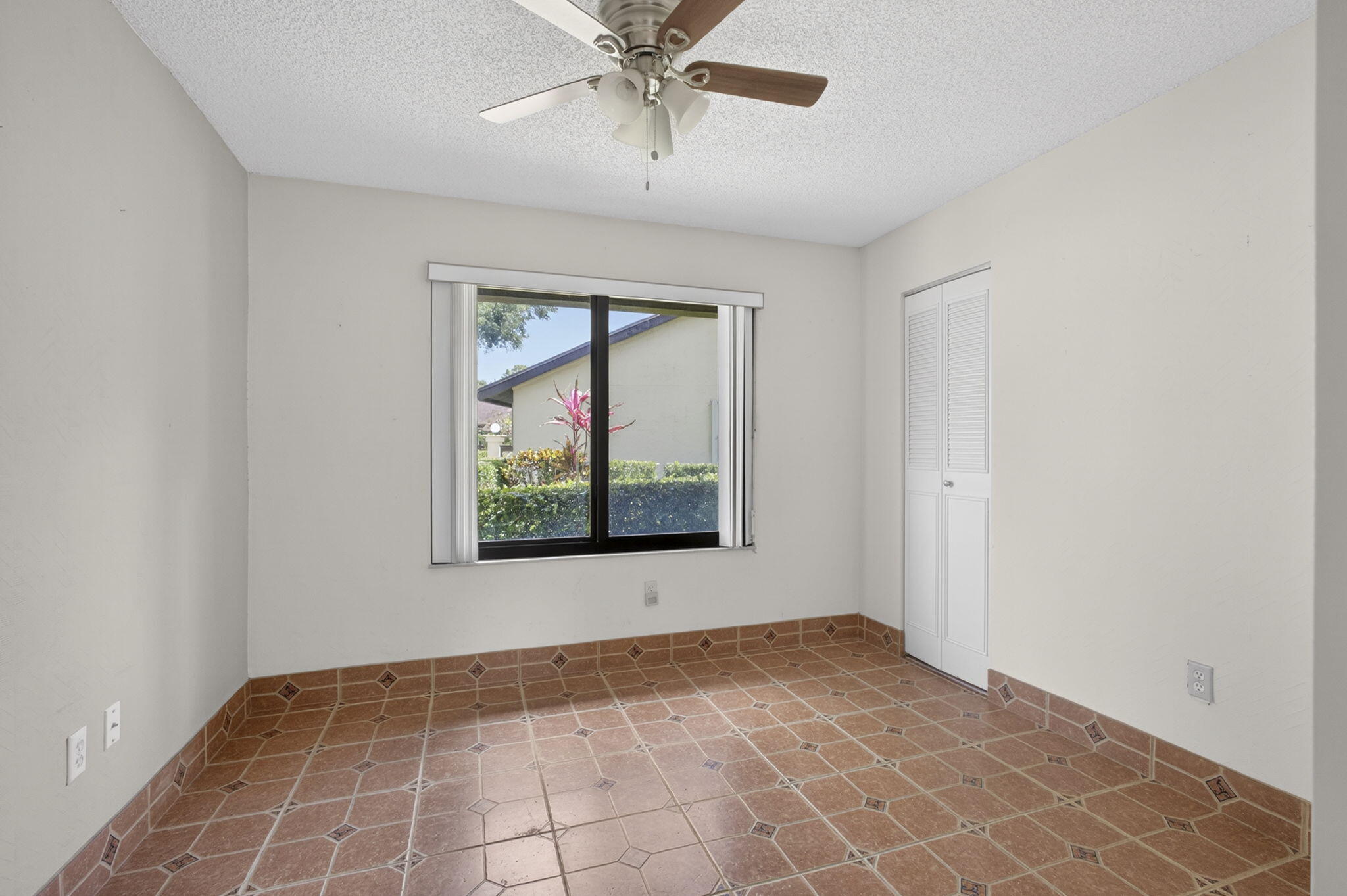 STRATHMORE GATE I UNIT ONE - Residential