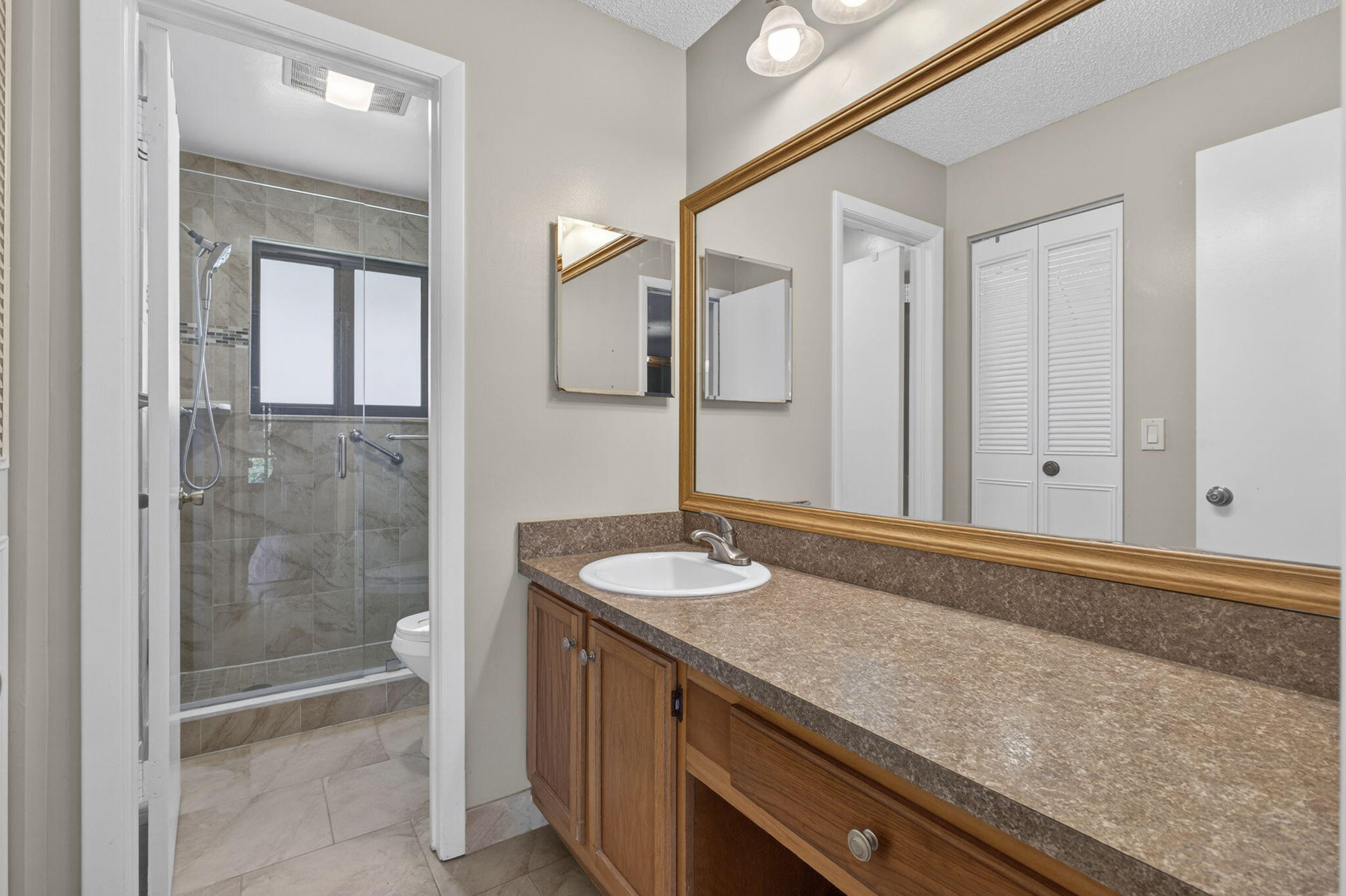 STRATHMORE GATE I UNIT ONE - Residential