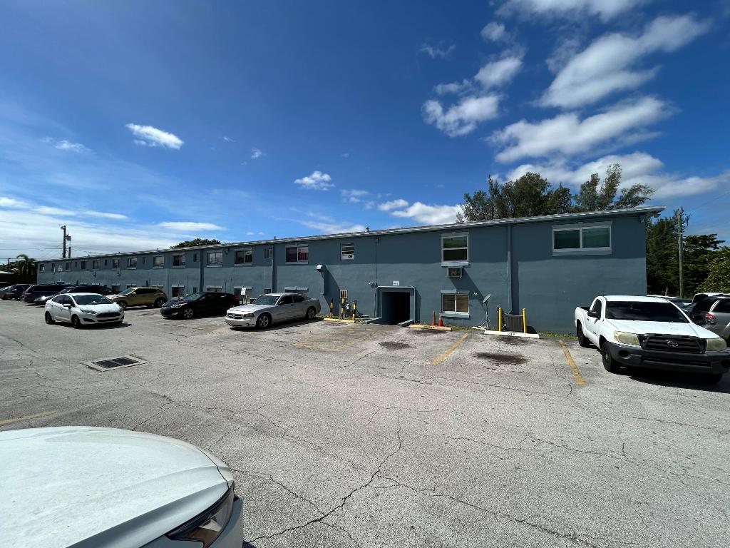 View photos, virtual tours, details... 1829 N A Street 65