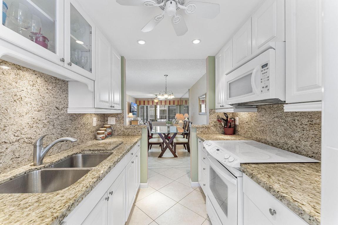 101 NE 19th Avenue 208