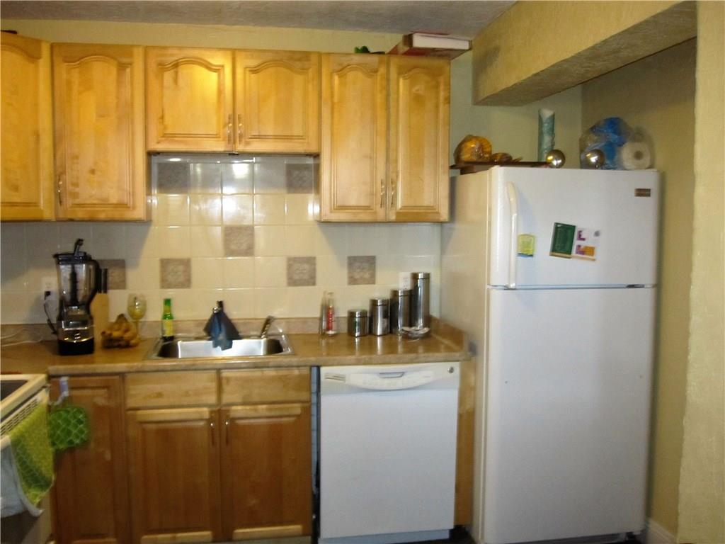 John F Kennedy Estates Se - Residential Lease