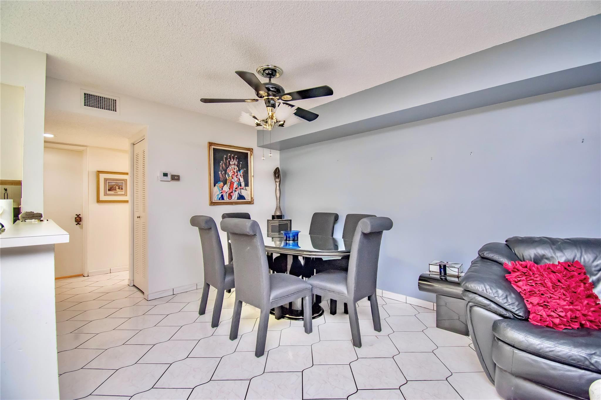 International Club Condo - Residential Lease
