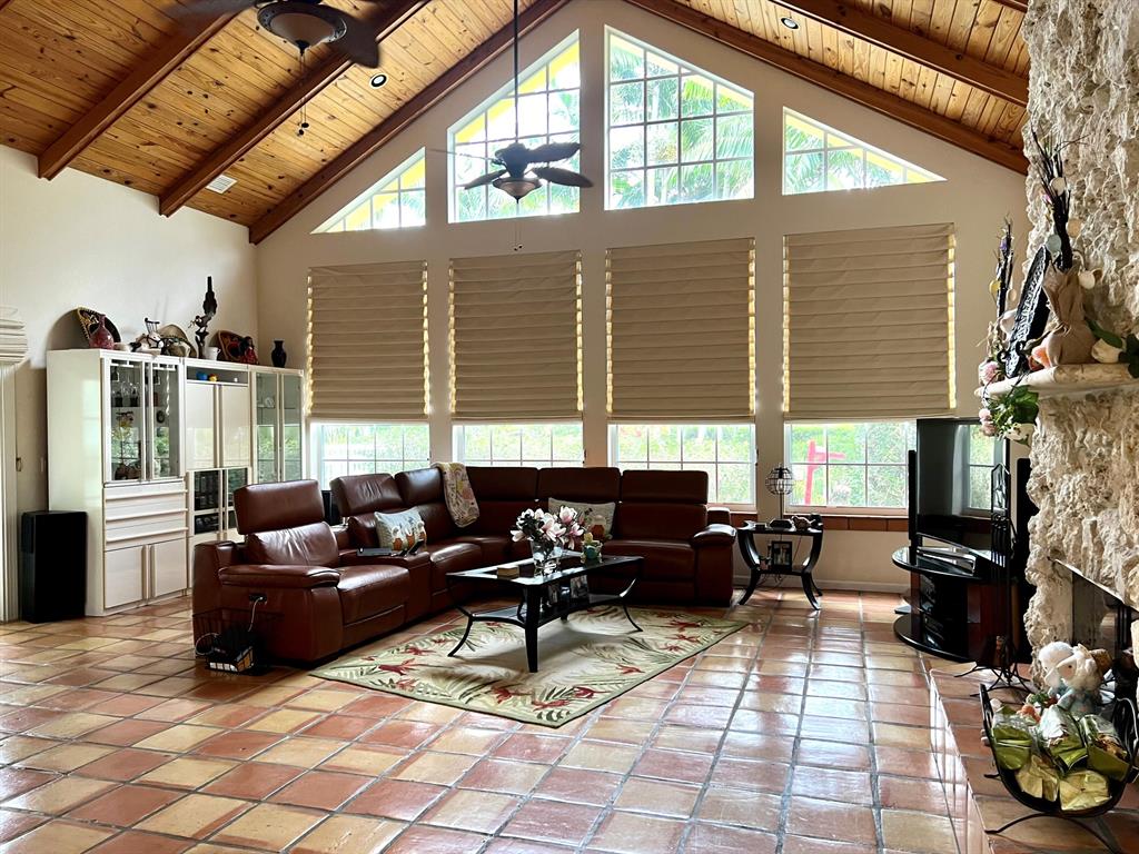 PADDOCK PARK 2 OF WELLING - Residential