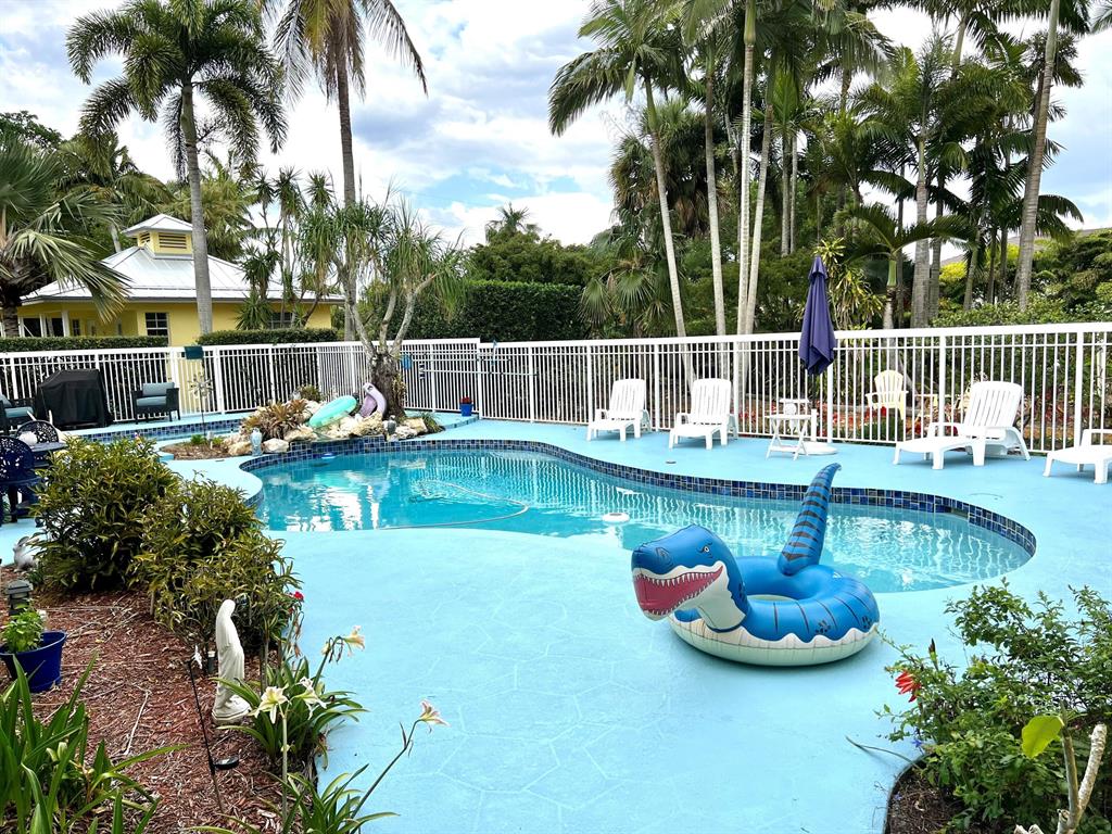 PADDOCK PARK 2 OF WELLING - Residential