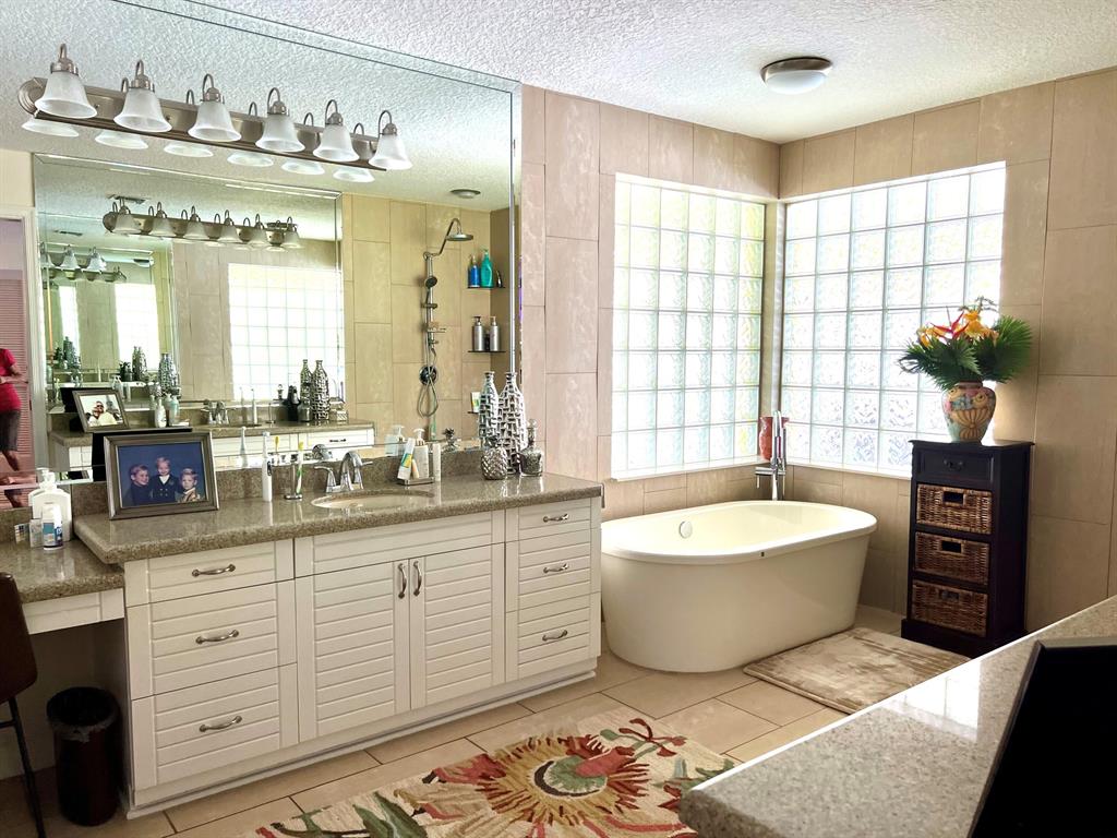 PADDOCK PARK 2 OF WELLING - Residential