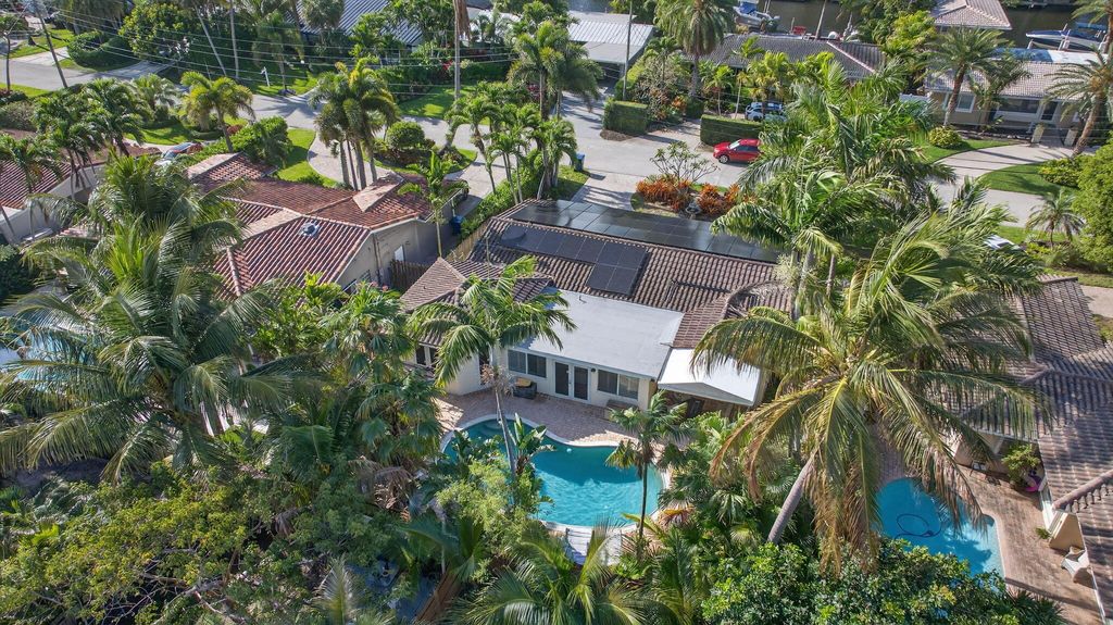 Photo of 2101 NE 25th Street, Wilton Manors, FL 33305 (MLS # B26023998)