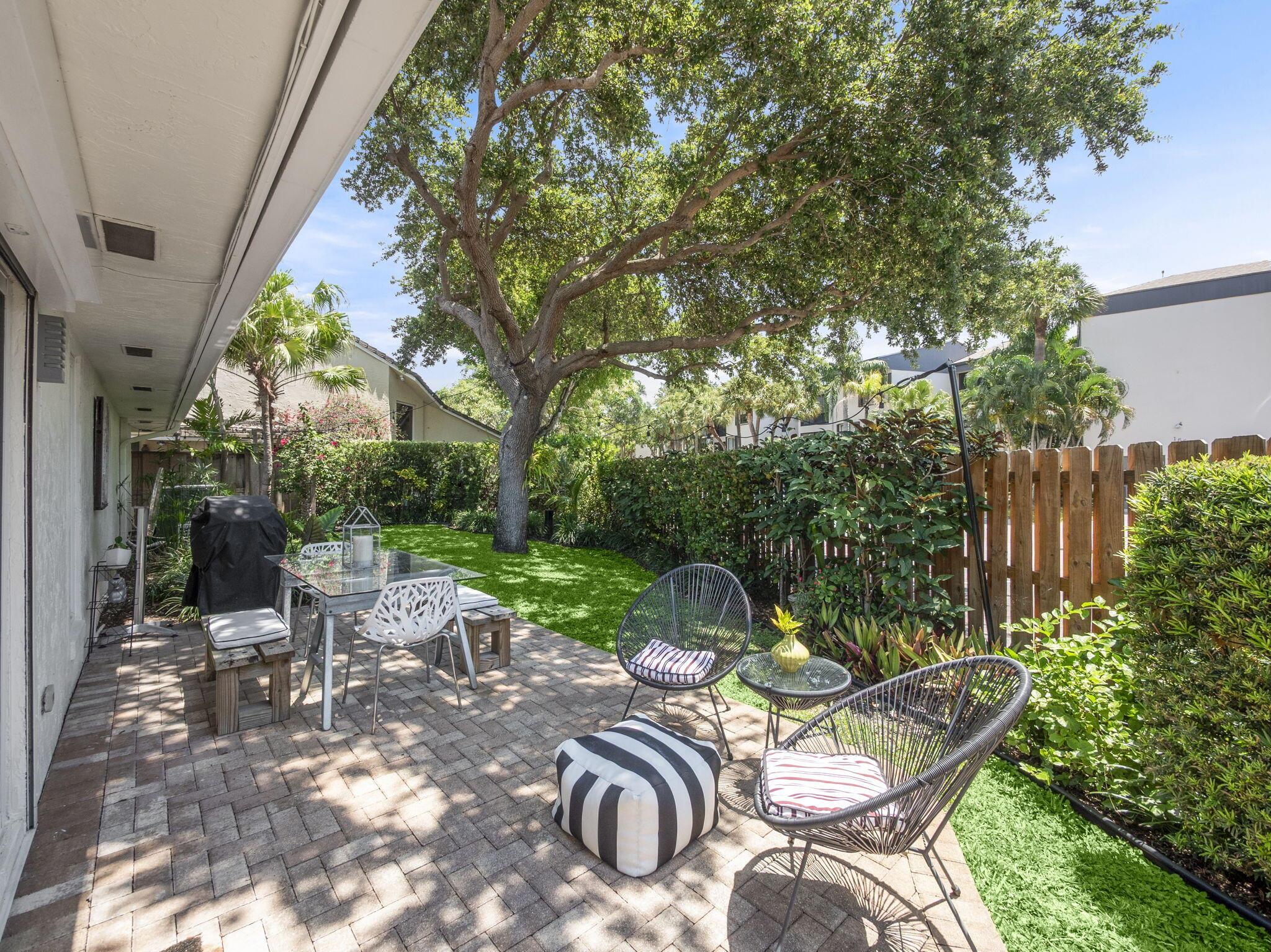 TWELVE OAKS CONDO - Residential
