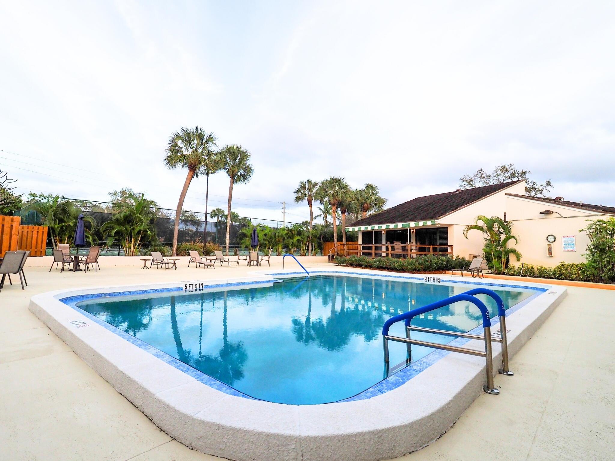 TWELVE OAKS CONDO - Residential
