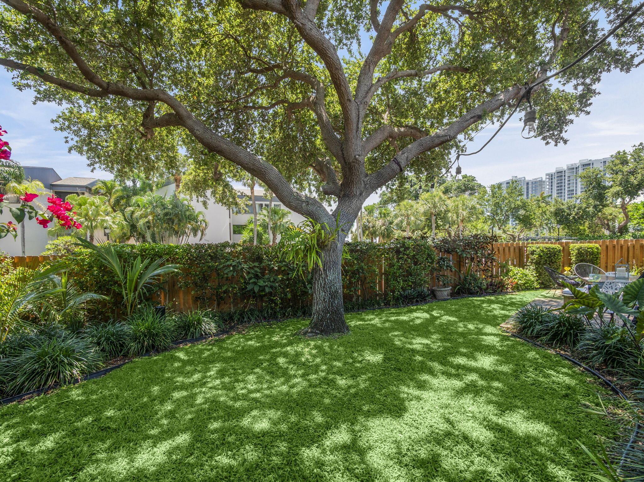 TWELVE OAKS CONDO - Residential