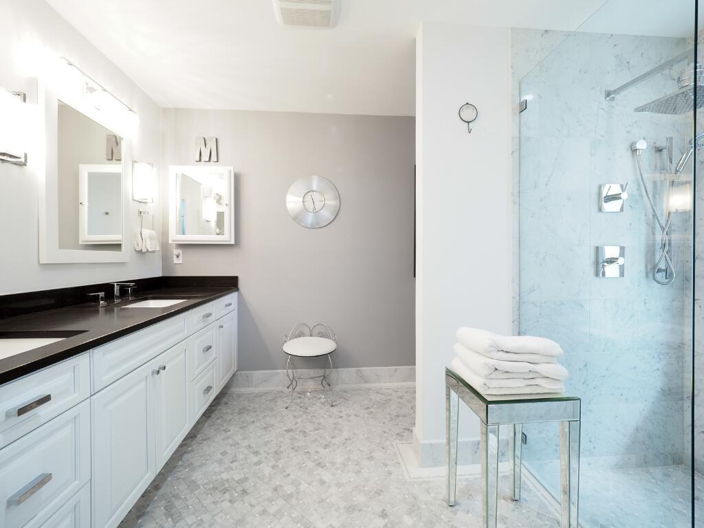 TWELVE OAKS CONDO - Residential