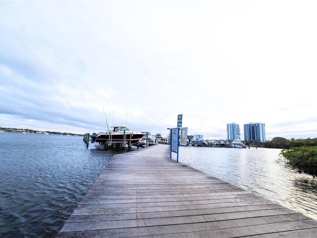 TWELVE OAKS CONDO - Residential