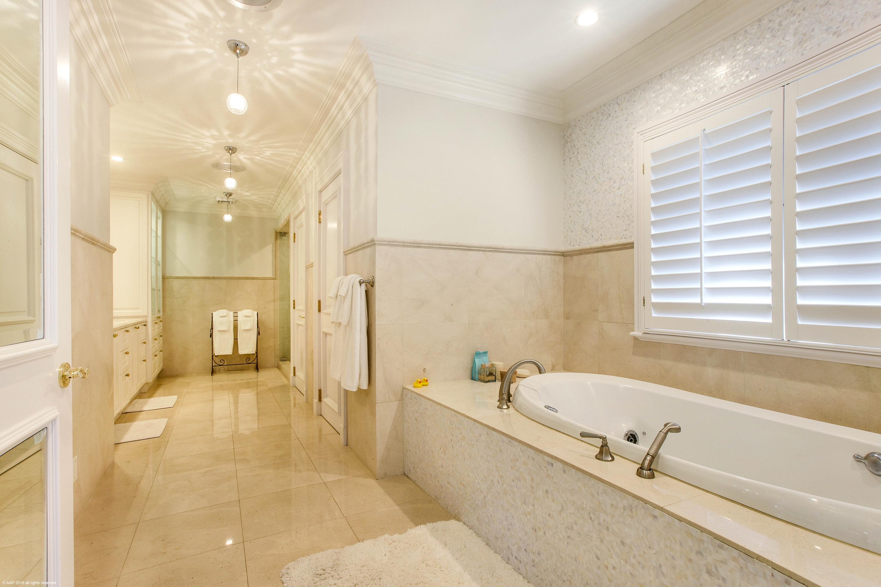 GULFSTREAM COVE - Residential