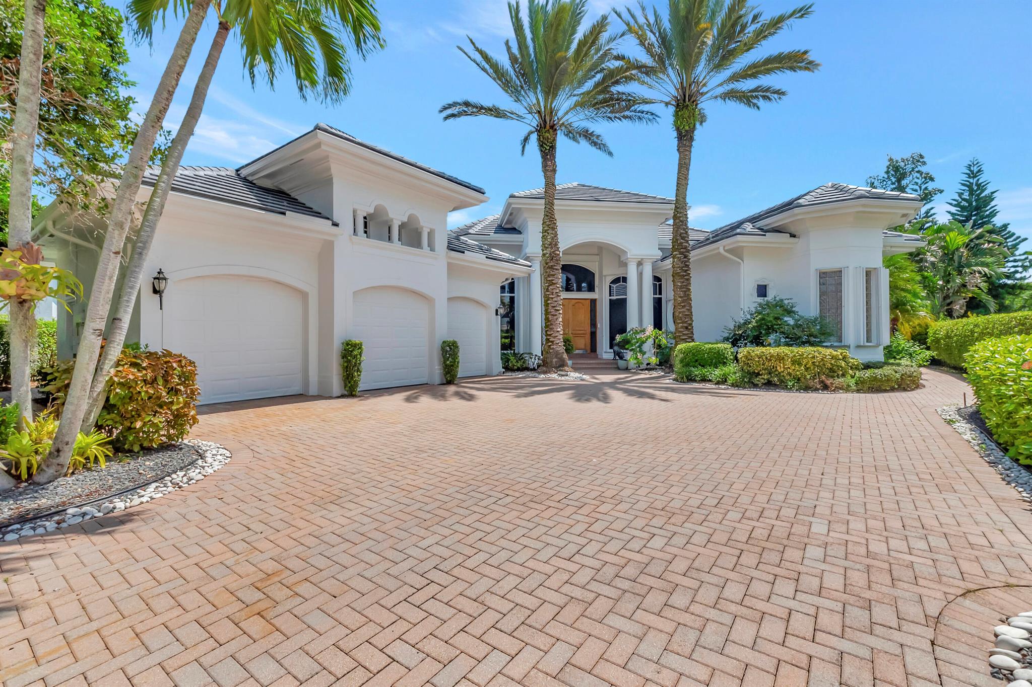 LANDINGS AT WOODFIELD COU - Residential